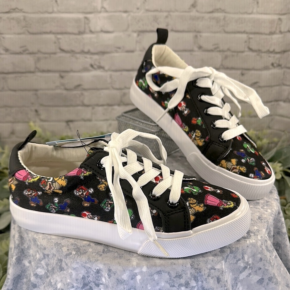 NINTENDO Super Mario Black Multicolor Character Print Fabric Sneakers Boy 3M🖤NWT